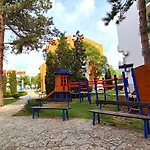 Family Elit1 ساني بيتش