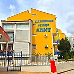 Family Elit1 ساني بيتش