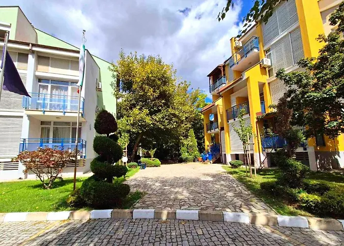 Family Elit1 Σάνι Μπιτς